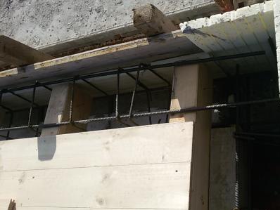 cordolo in calcestruzzo per fissaggio delle travi in legno
